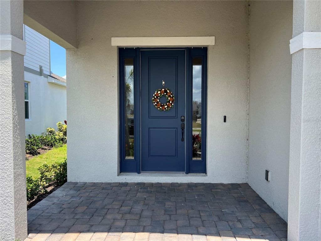 Photo of 931 Signet Drive, Apollo Beach, FL 33572 (MLS # A4679353)