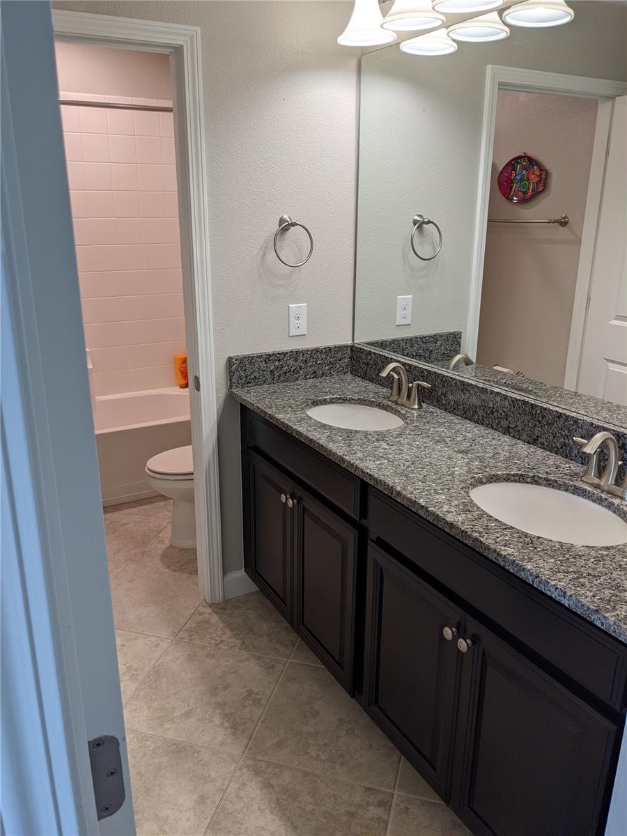 OAKS AT SHADY CREEK PH 1 - Residential Lease