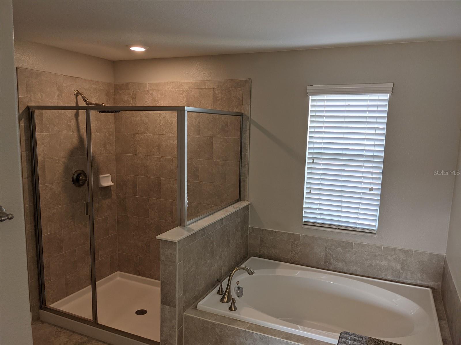 OAKS AT SHADY CREEK PH 1 - Residential Lease