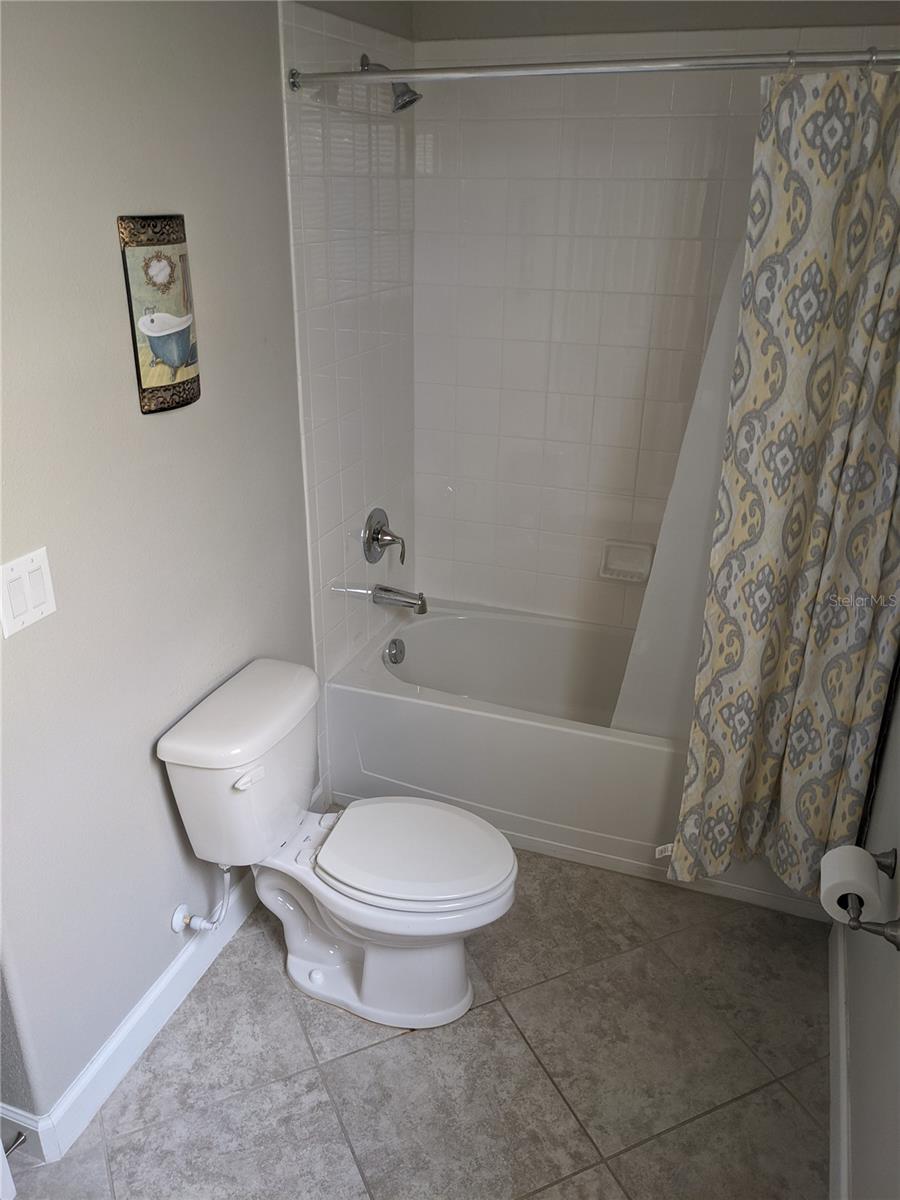 OAKS AT SHADY CREEK PH 1 - Residential Lease