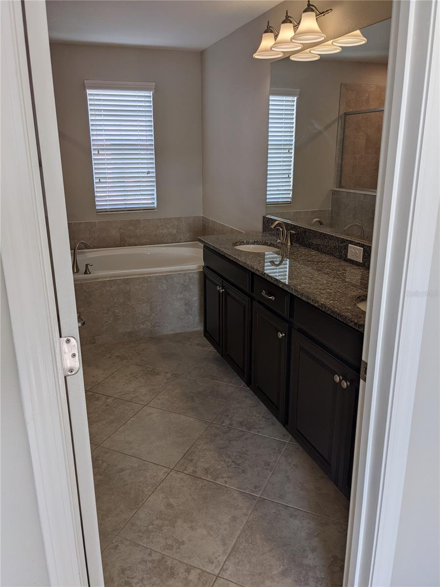 OAKS AT SHADY CREEK PH 1 - Residential Lease