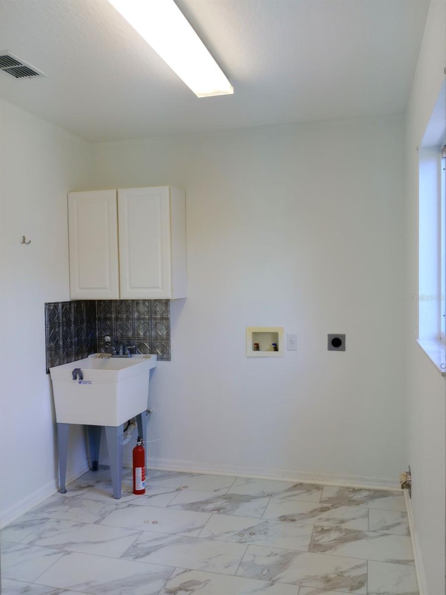 SPRUCE CREEK PRESERVE III - Residential Lease