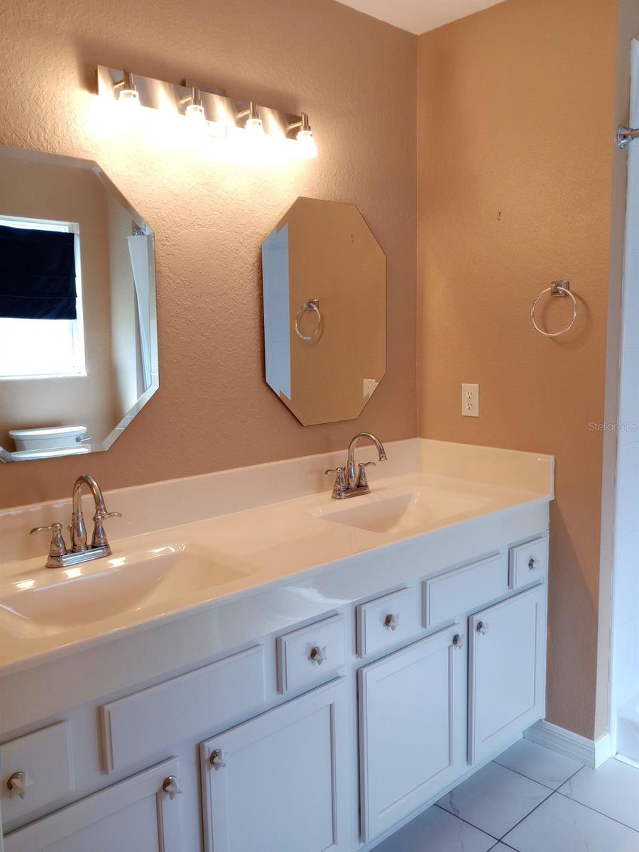 SPRUCE CREEK PRESERVE III - Residential Lease
