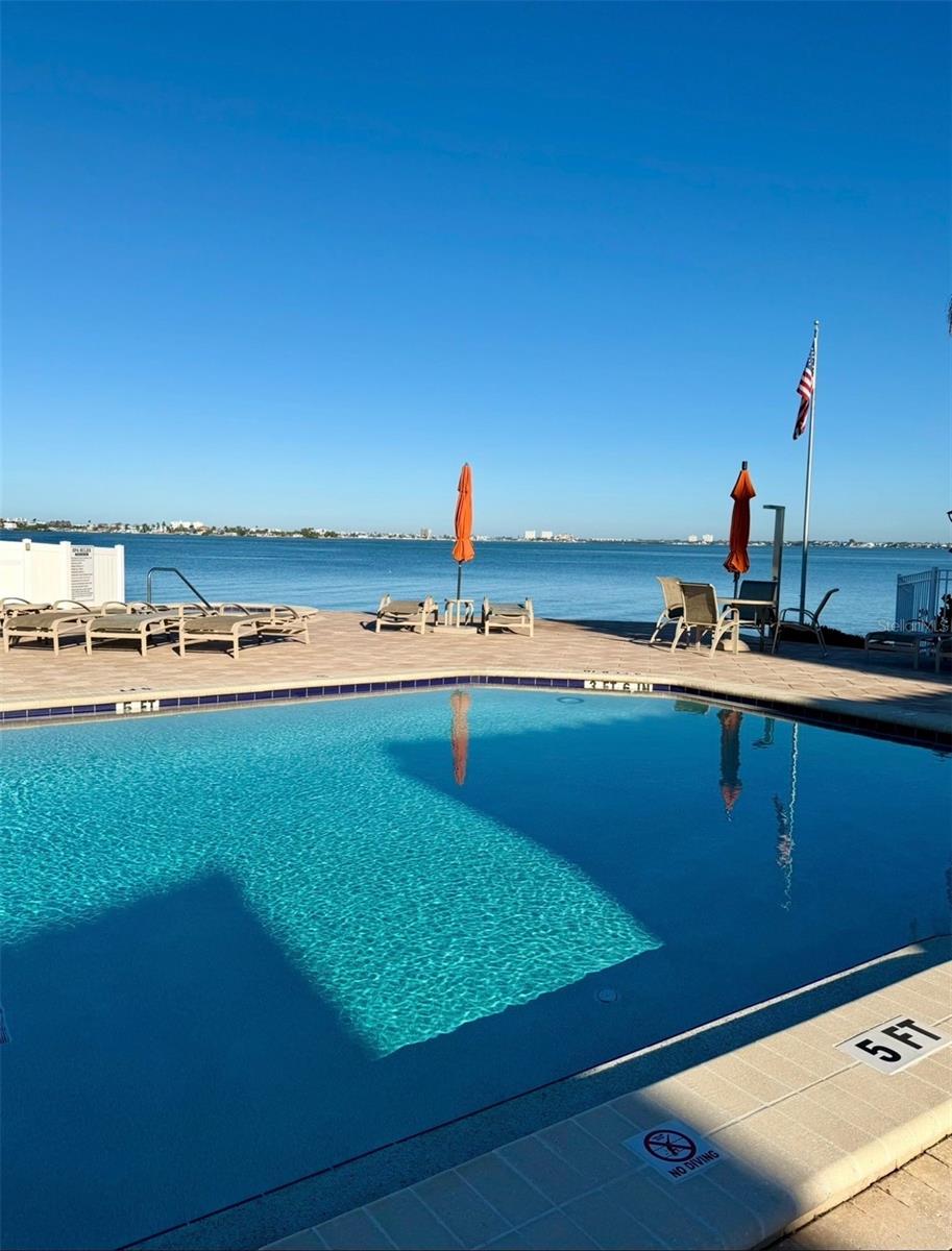 6260 SUN BOULEVARD 4