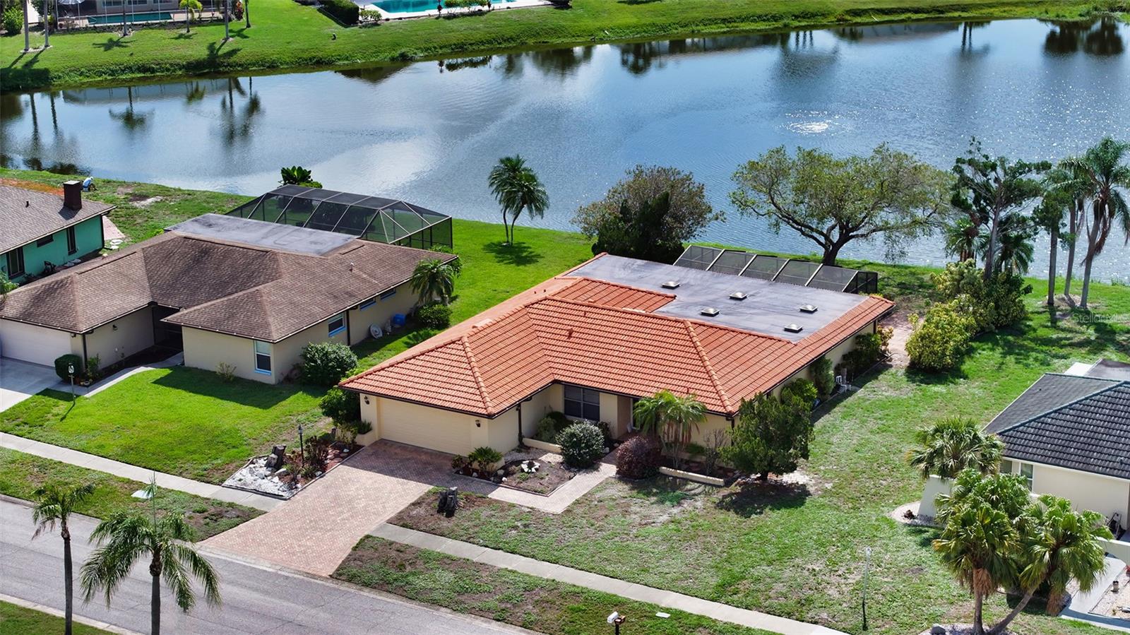 1677 FLEETWOOD DRIVE
