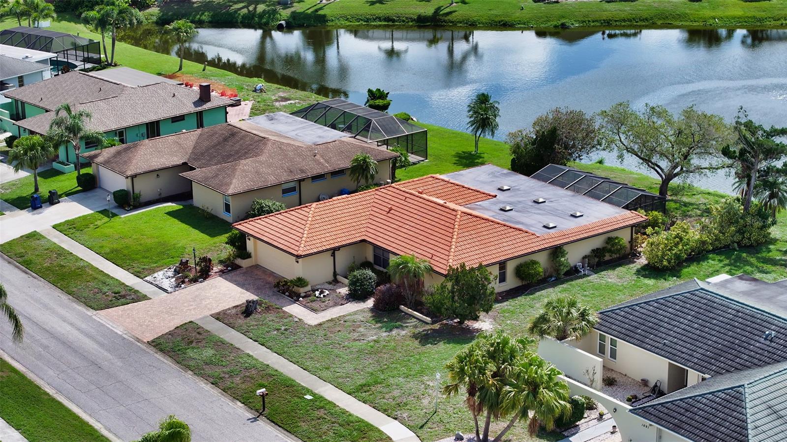 1677 FLEETWOOD DRIVE