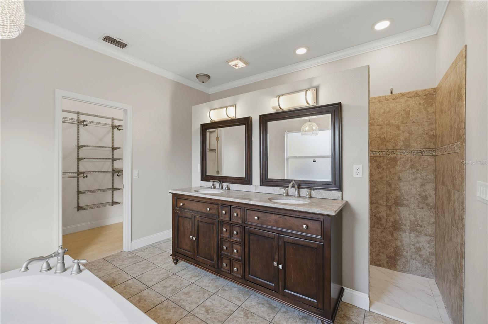 BELLEVIEW - Residential