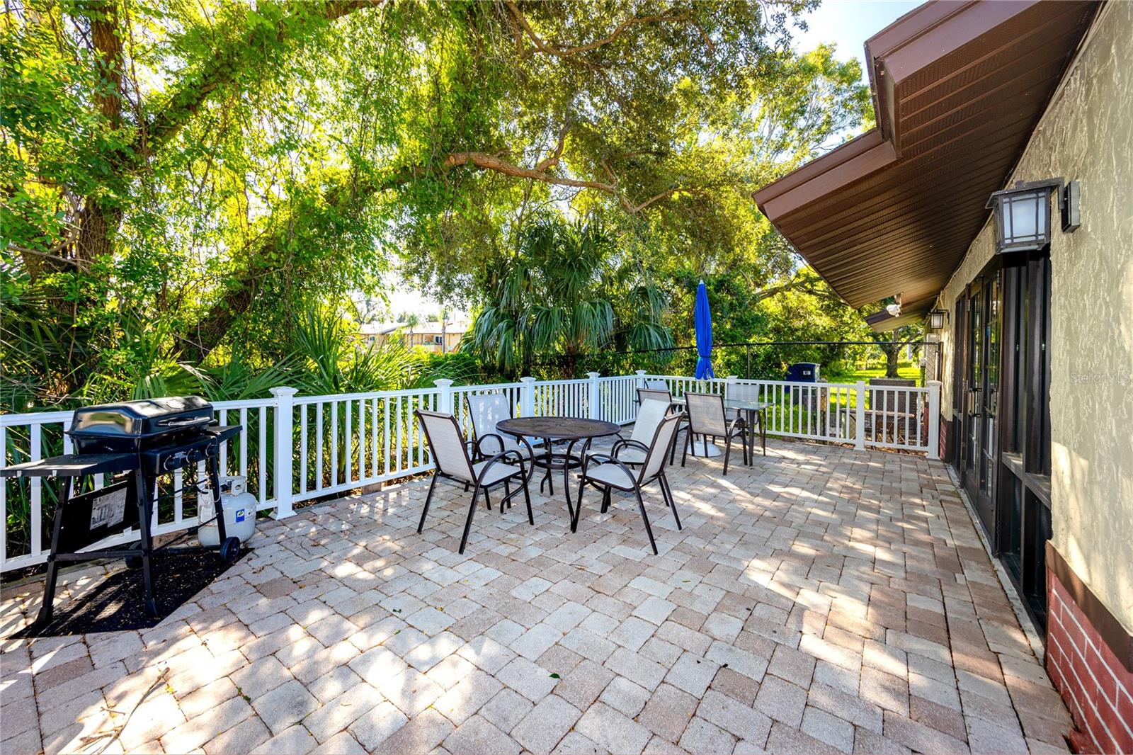 MAGNOLIA SQUARE CONDO INC - Residential Lease