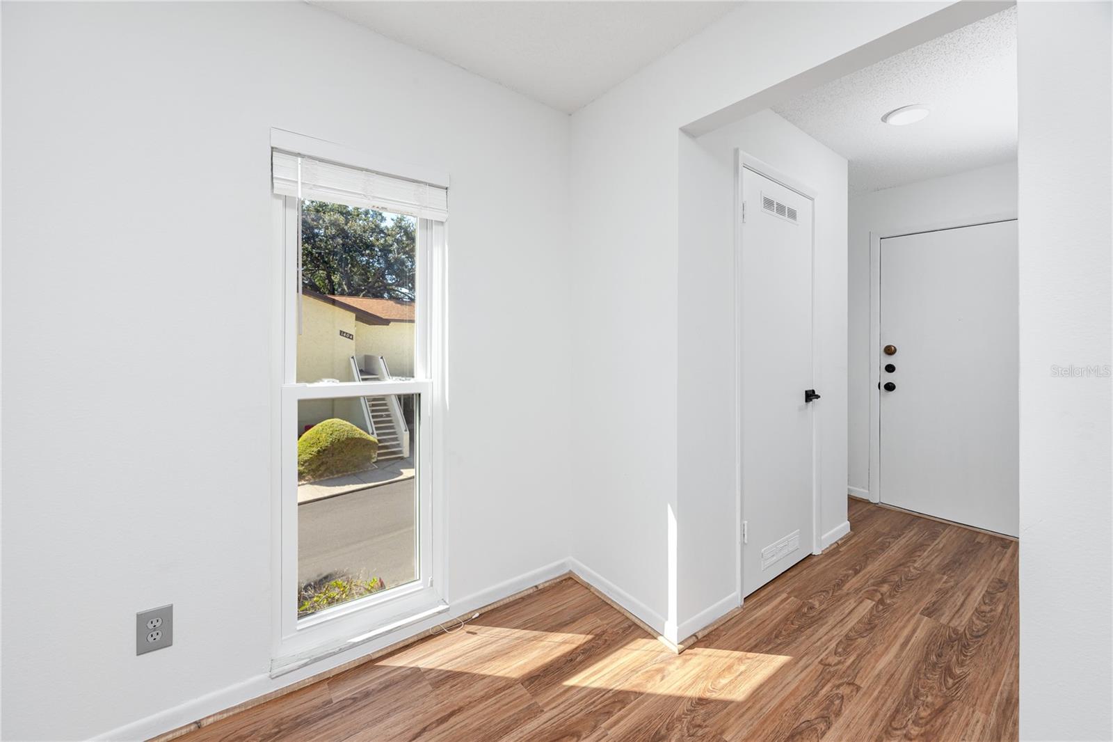 MAGNOLIA SQUARE CONDO INC - Residential Lease