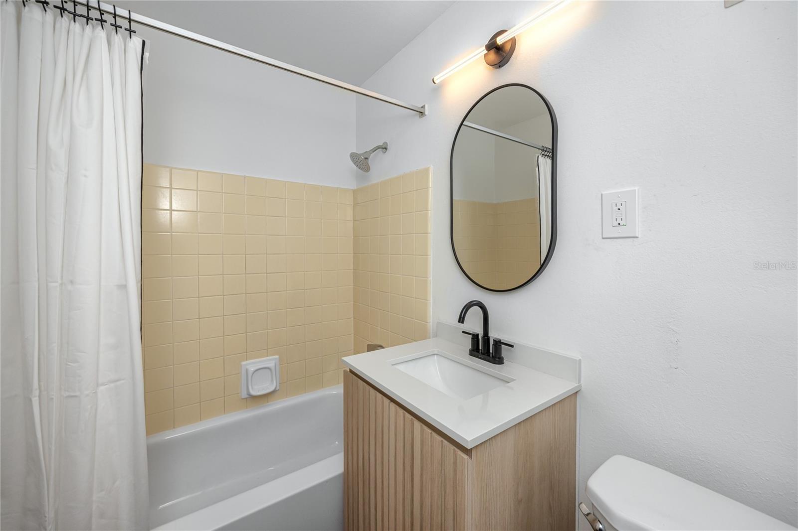 MAGNOLIA SQUARE CONDO INC - Residential Lease