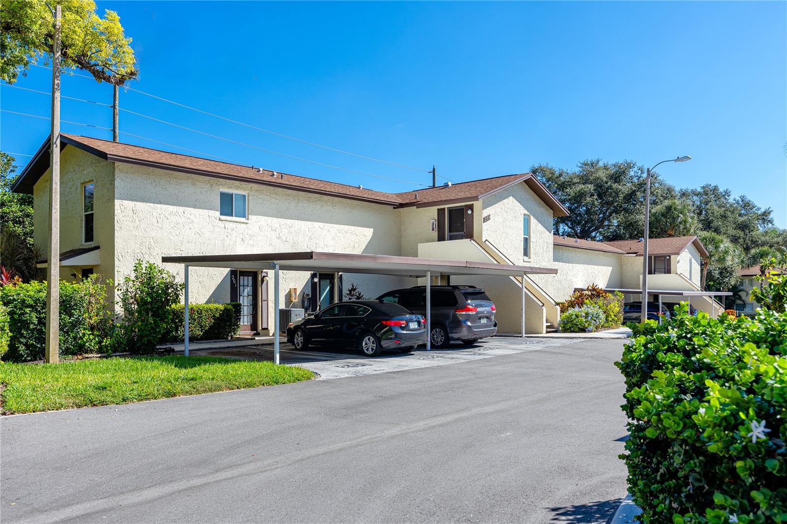 MAGNOLIA SQUARE CONDO INC - Residential Lease