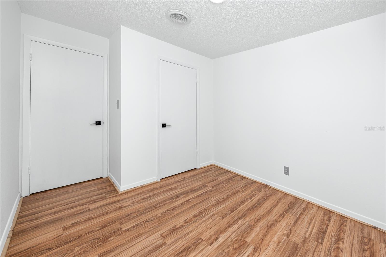 MAGNOLIA SQUARE CONDO INC - Residential Lease