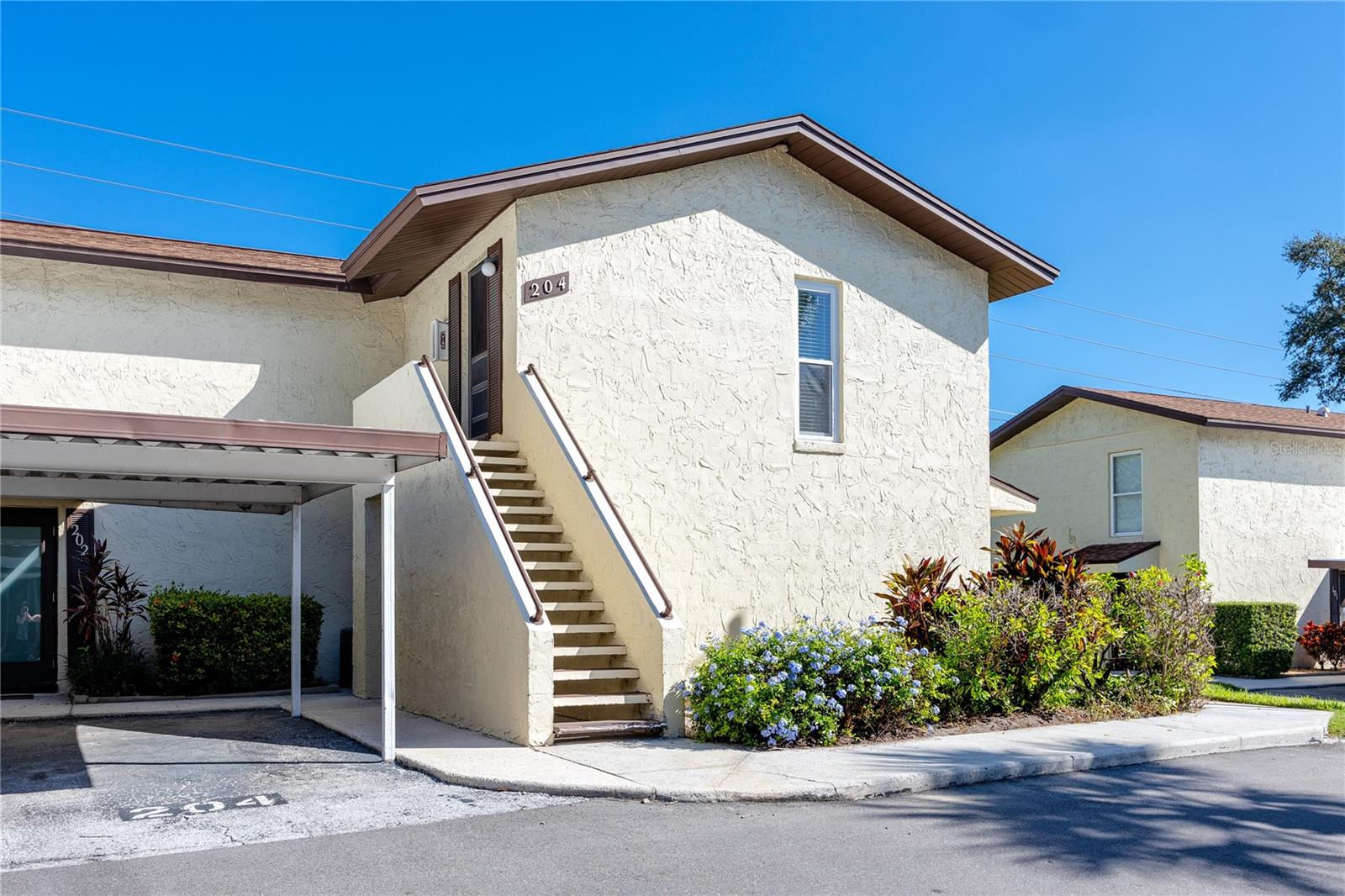 MAGNOLIA SQUARE CONDO INC - Residential Lease
