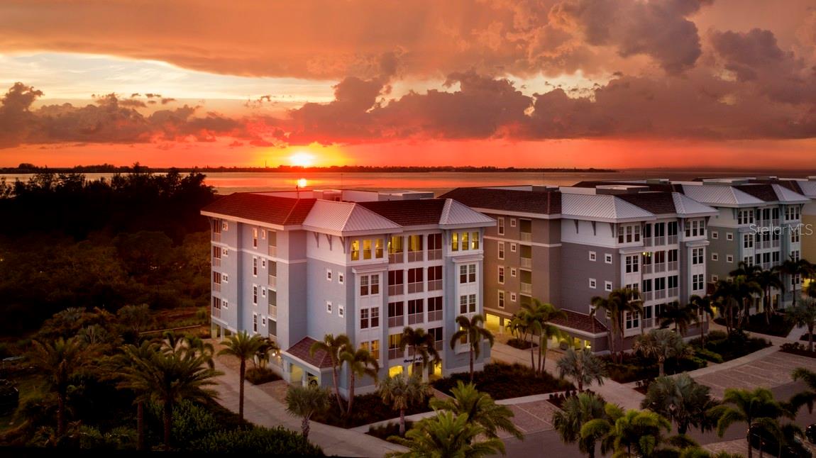 MARINA WALK ON ONE PARTICULAR HARBOUR - Residential