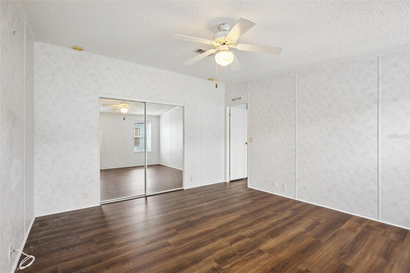 SHADOW BROOK MOBILE HOME - Residential