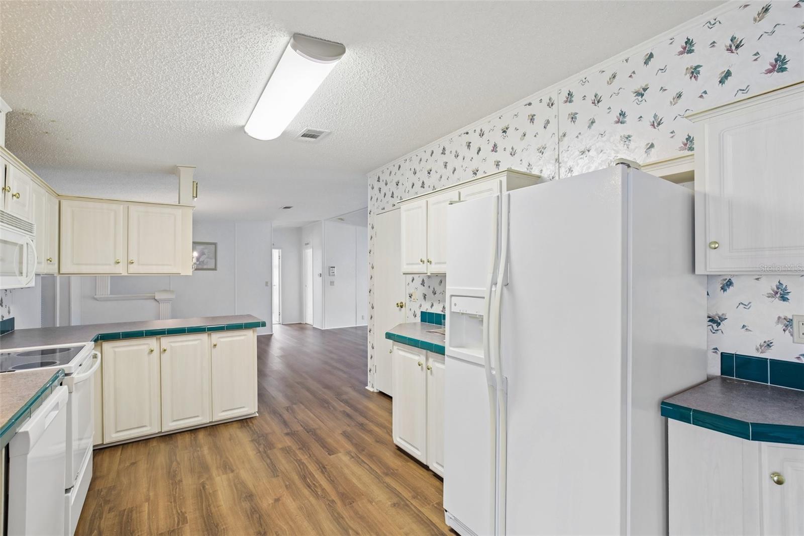 SHADOW BROOK MOBILE HOME - Residential