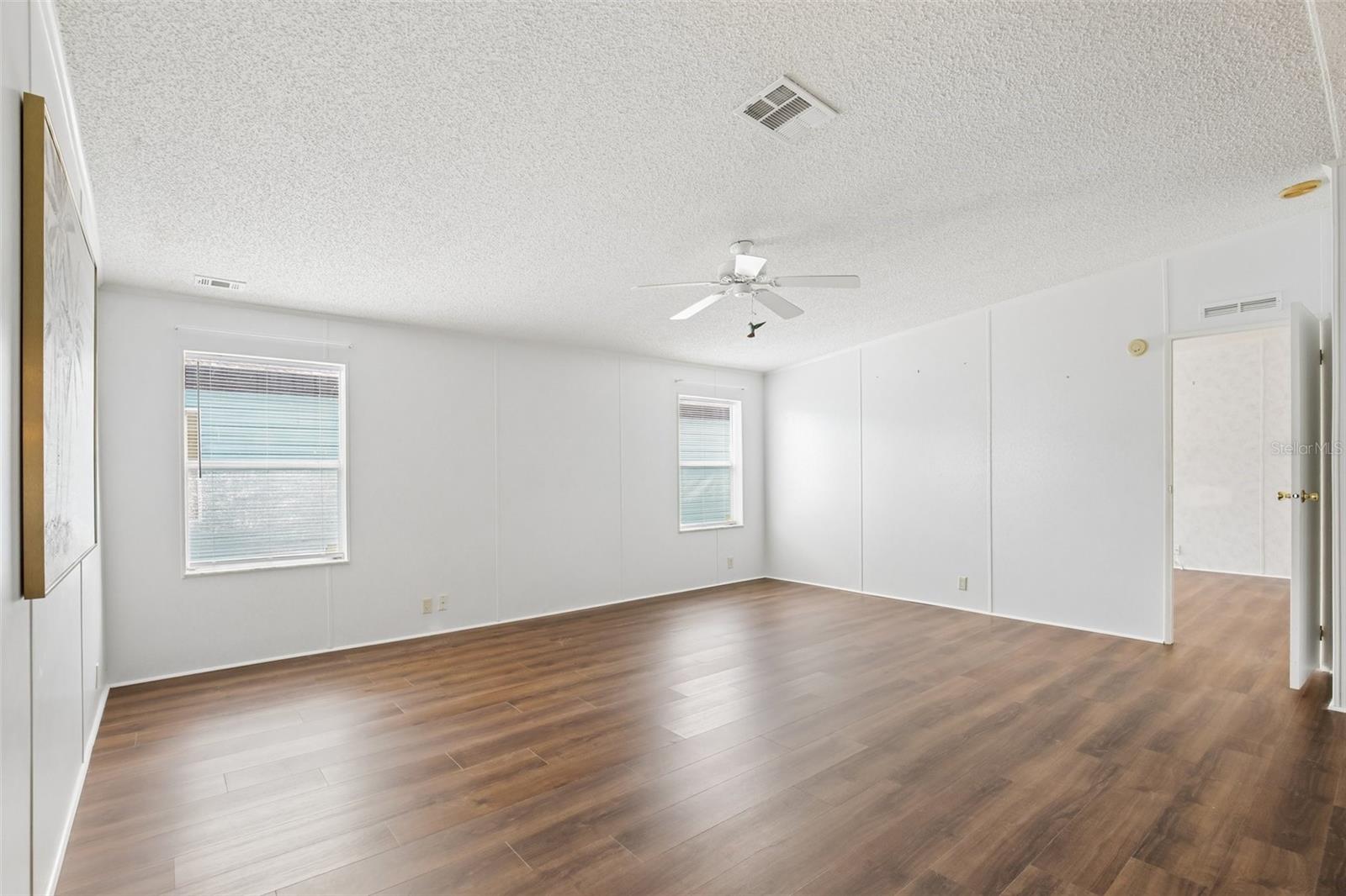 SHADOW BROOK MOBILE HOME - Residential