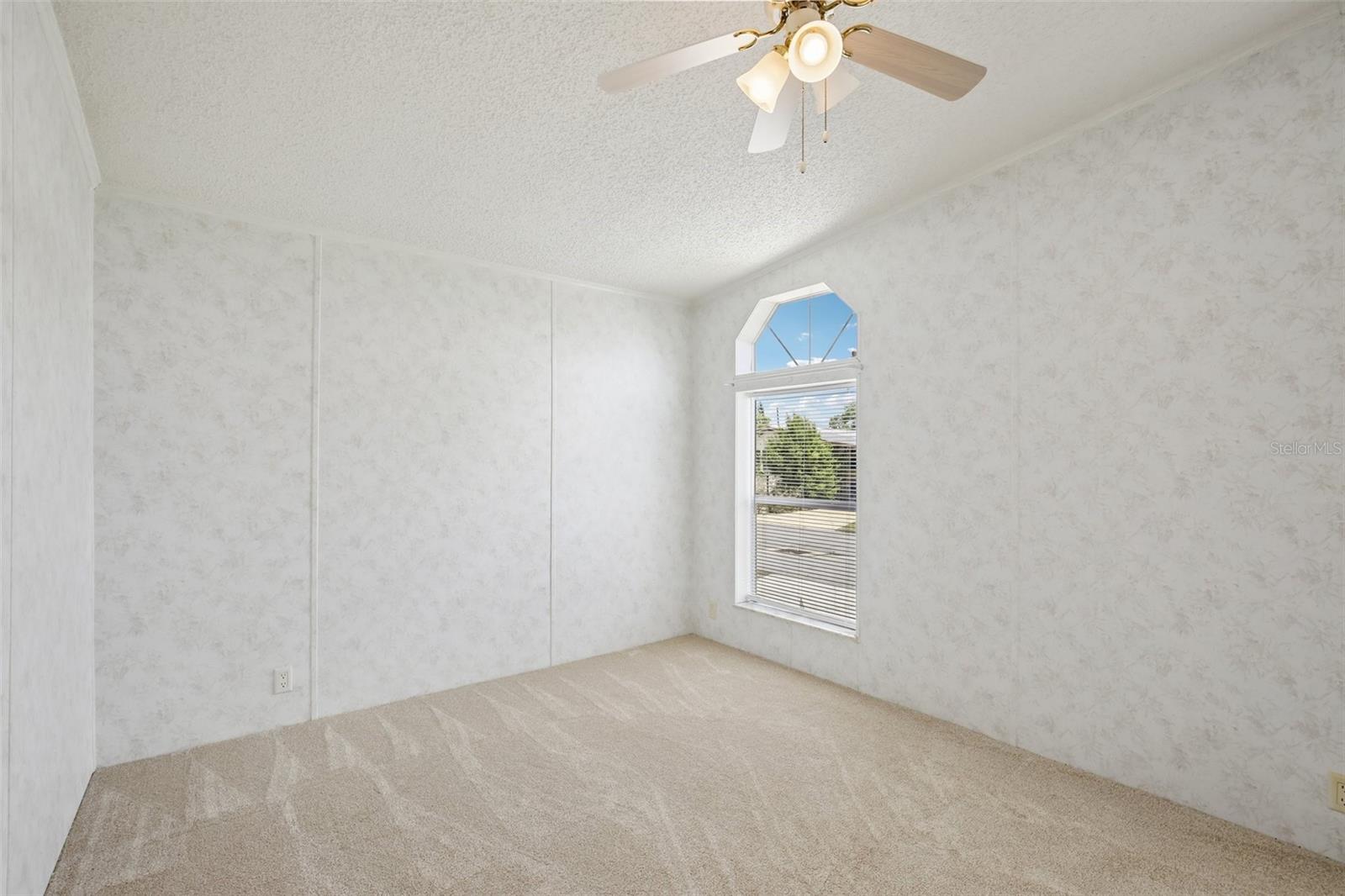 SHADOW BROOK MOBILE HOME - Residential