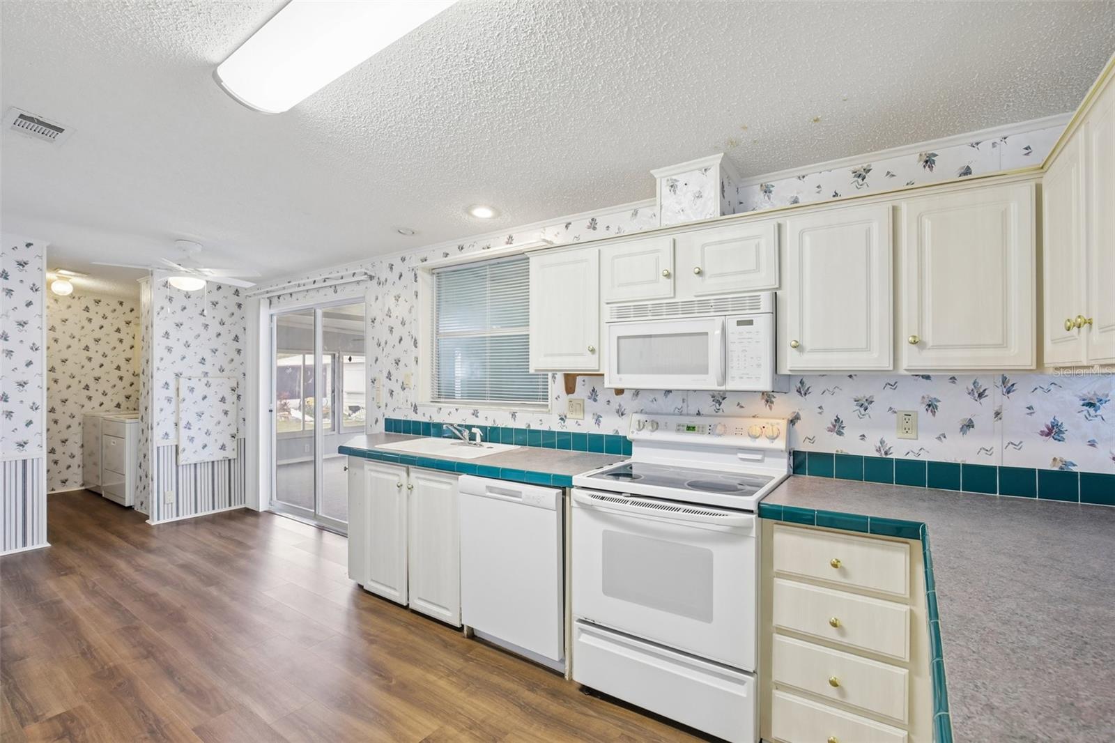 SHADOW BROOK MOBILE HOME - Residential