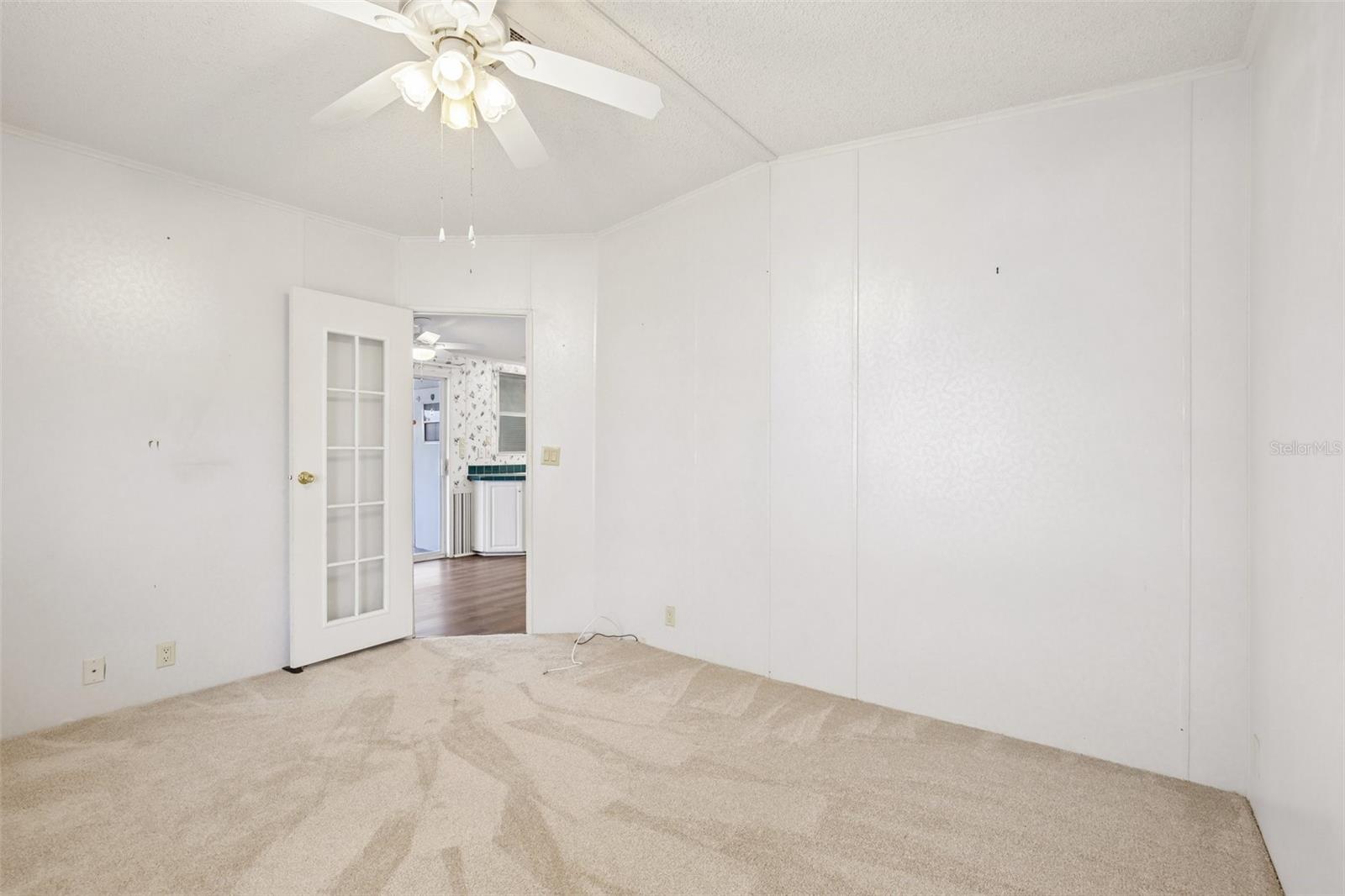 SHADOW BROOK MOBILE HOME - Residential