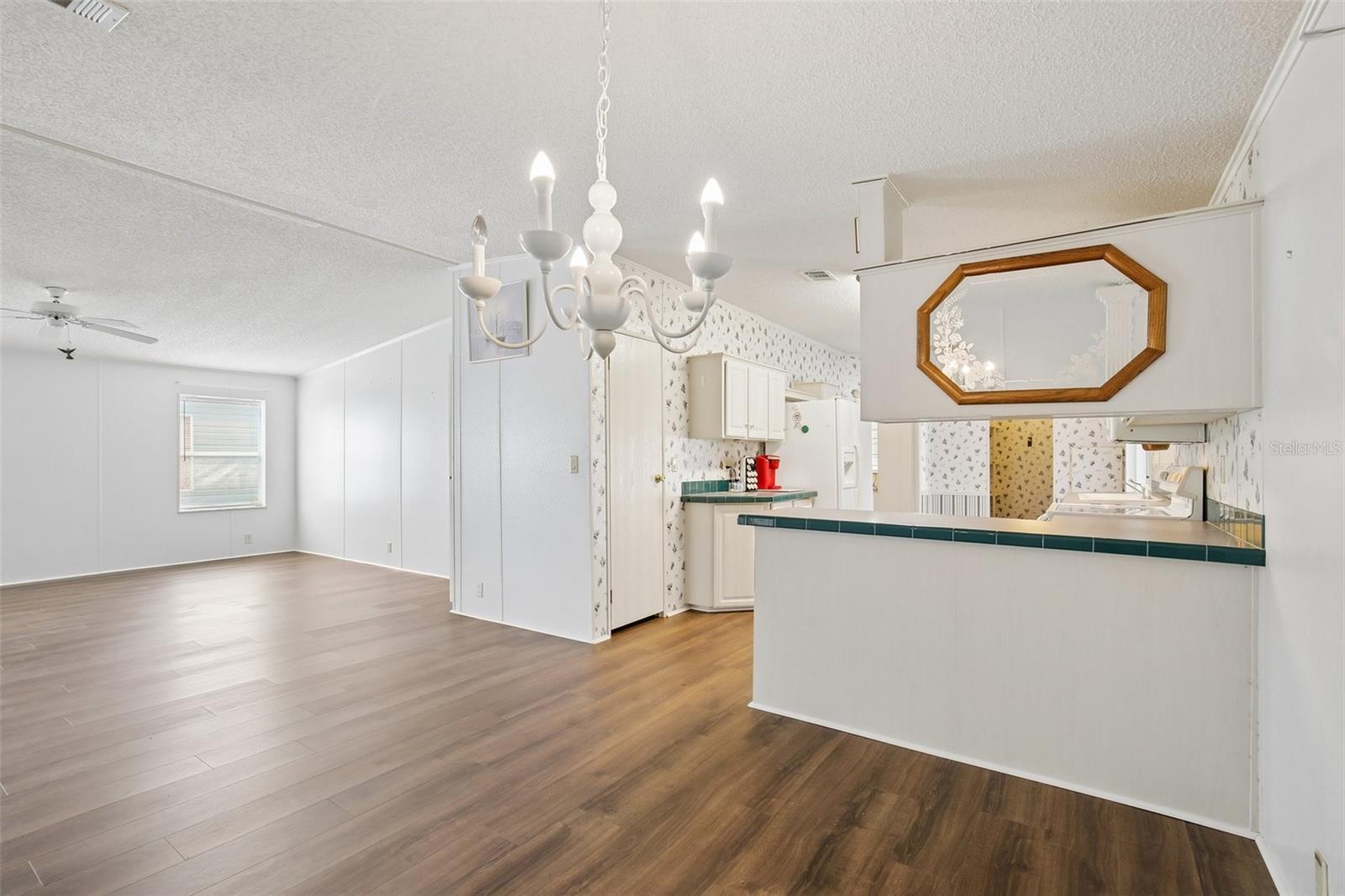 SHADOW BROOK MOBILE HOME - Residential
