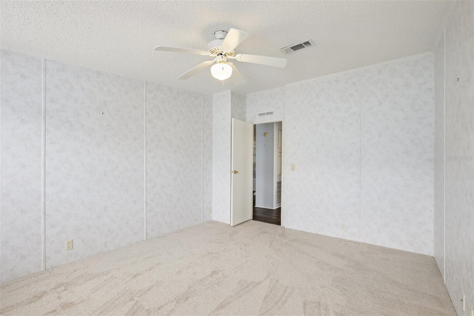 SHADOW BROOK MOBILE HOME - Residential