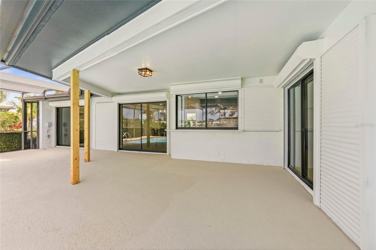 HILLCREST MANOR - Residential