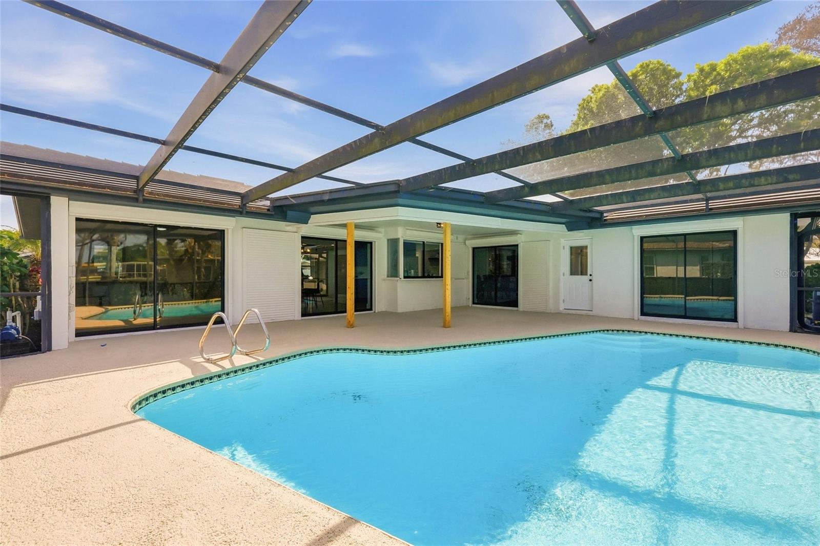 HILLCREST MANOR - Residential