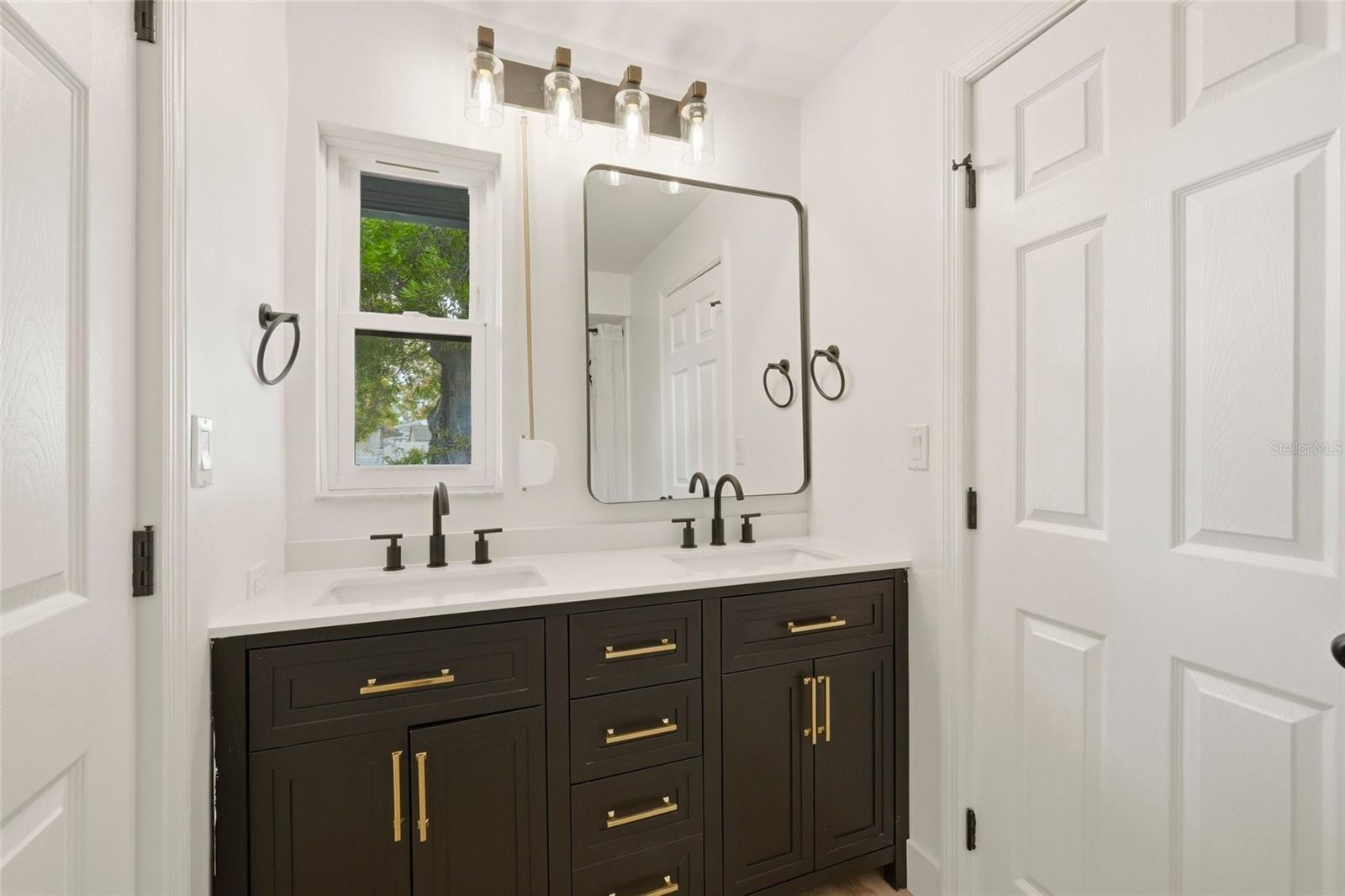 HILLCREST MANOR - Residential