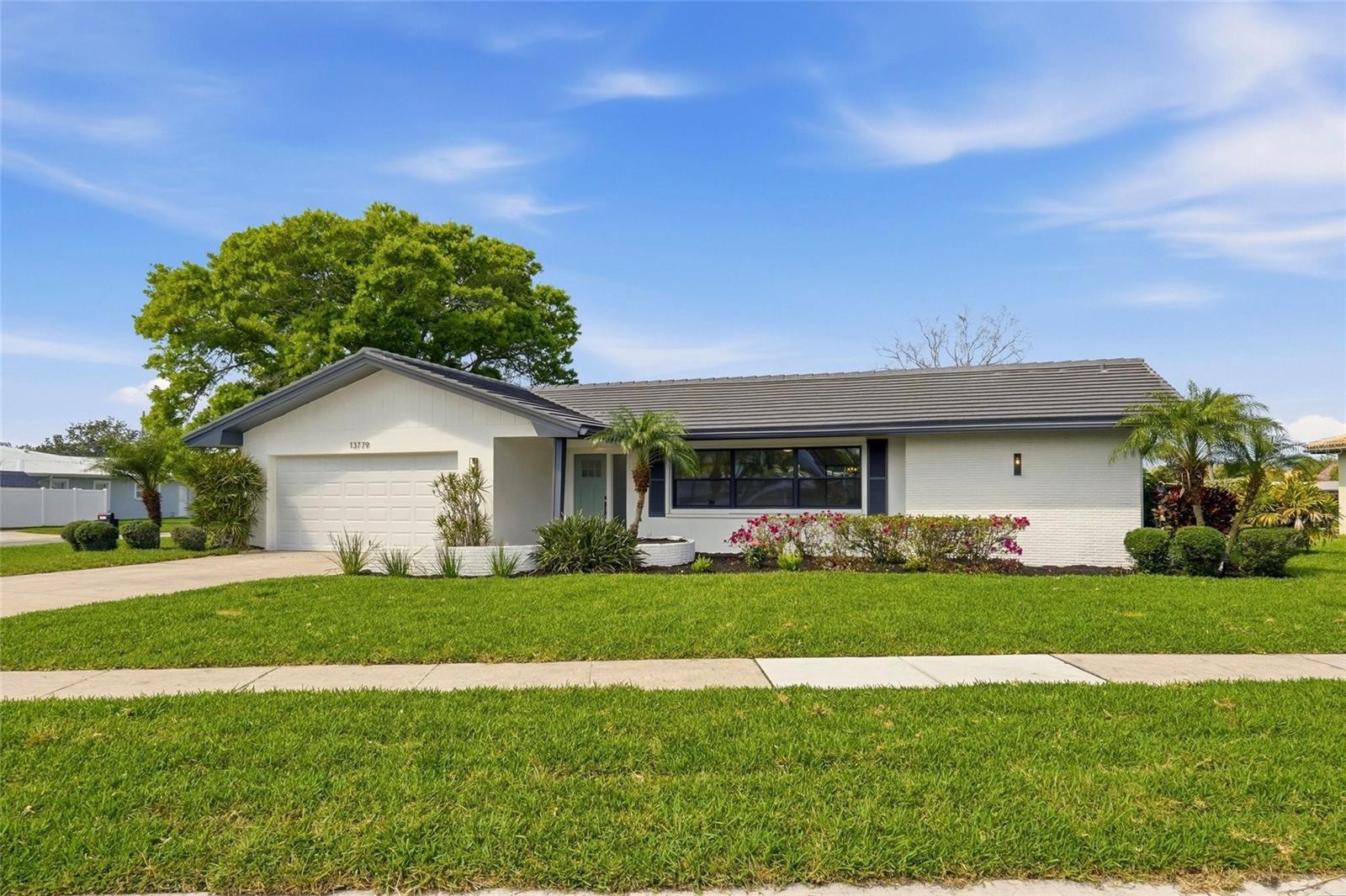 HILLCREST MANOR - Residential