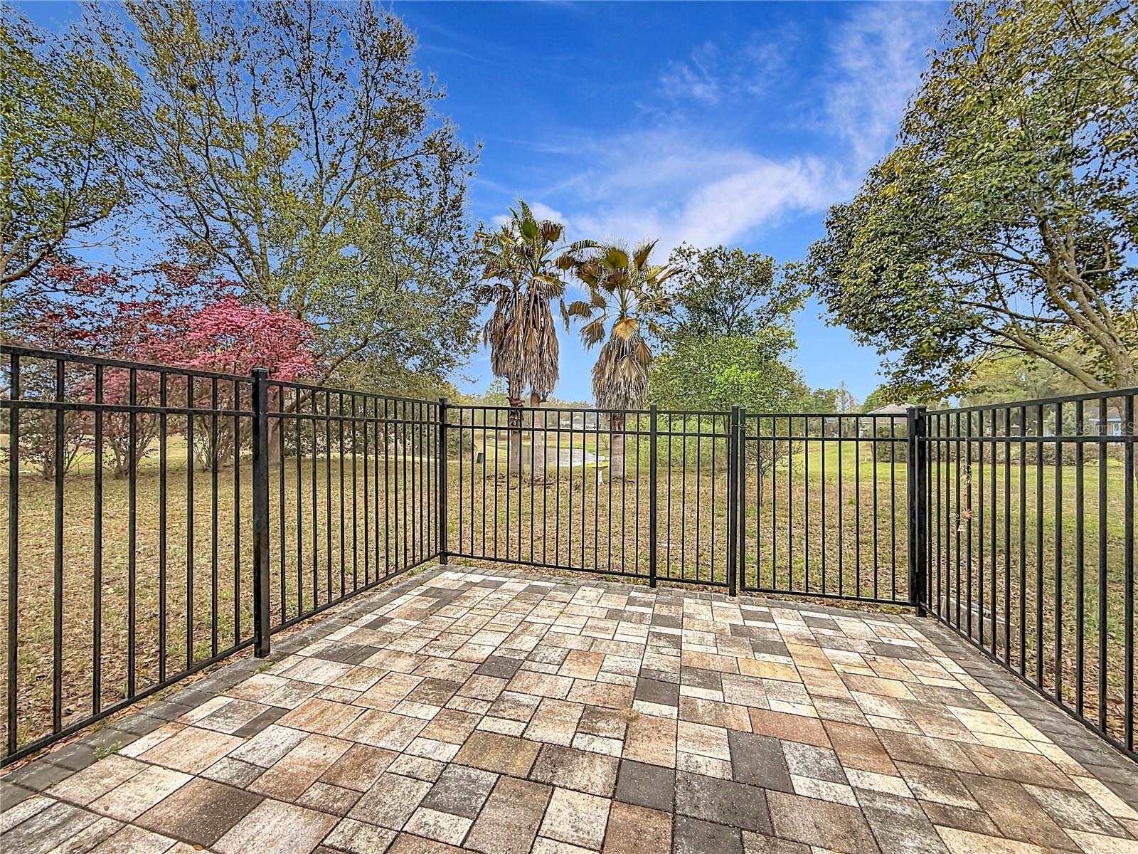 LAKES LADY LAKE - Residential