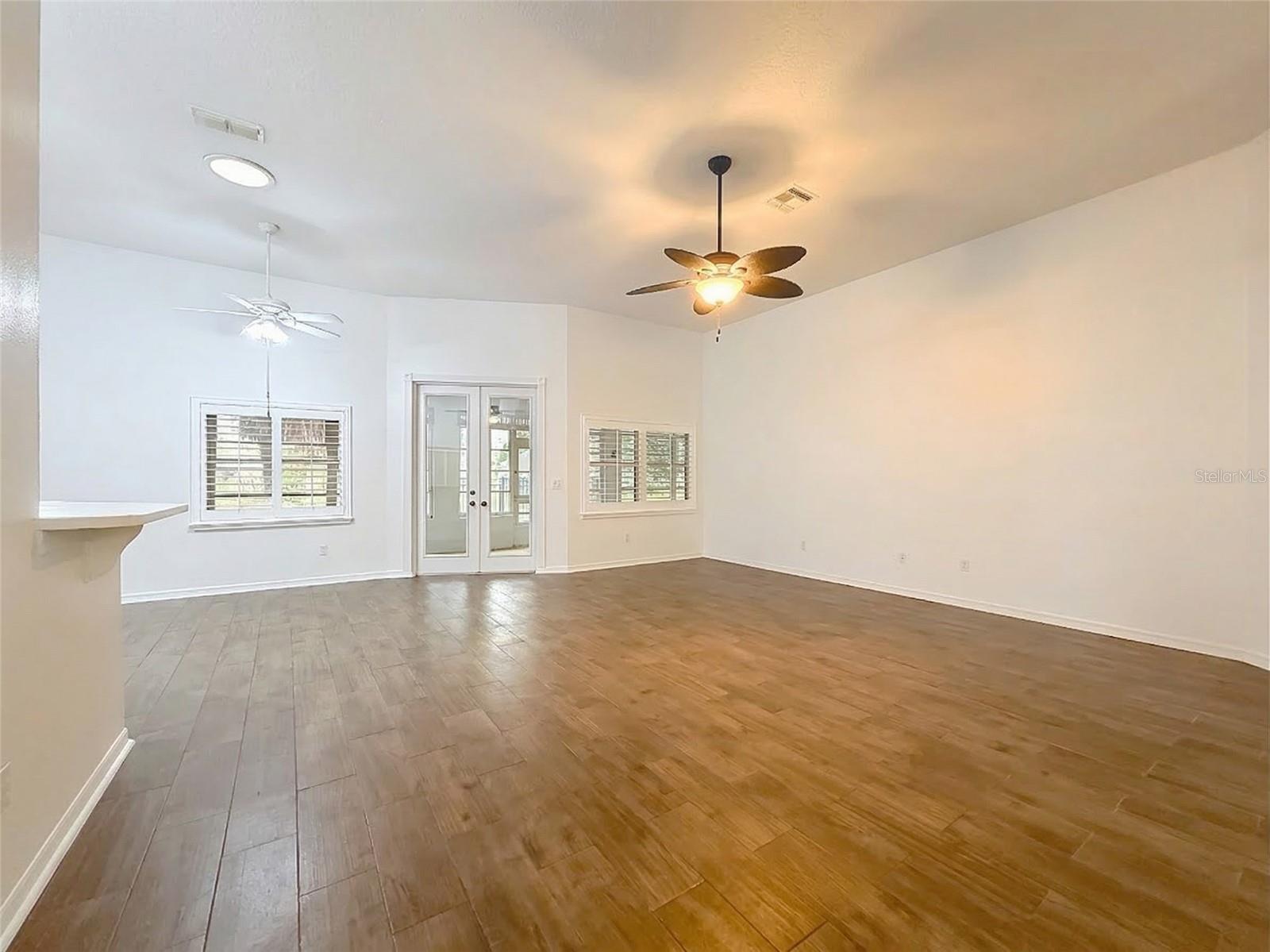 LAKES LADY LAKE - Residential