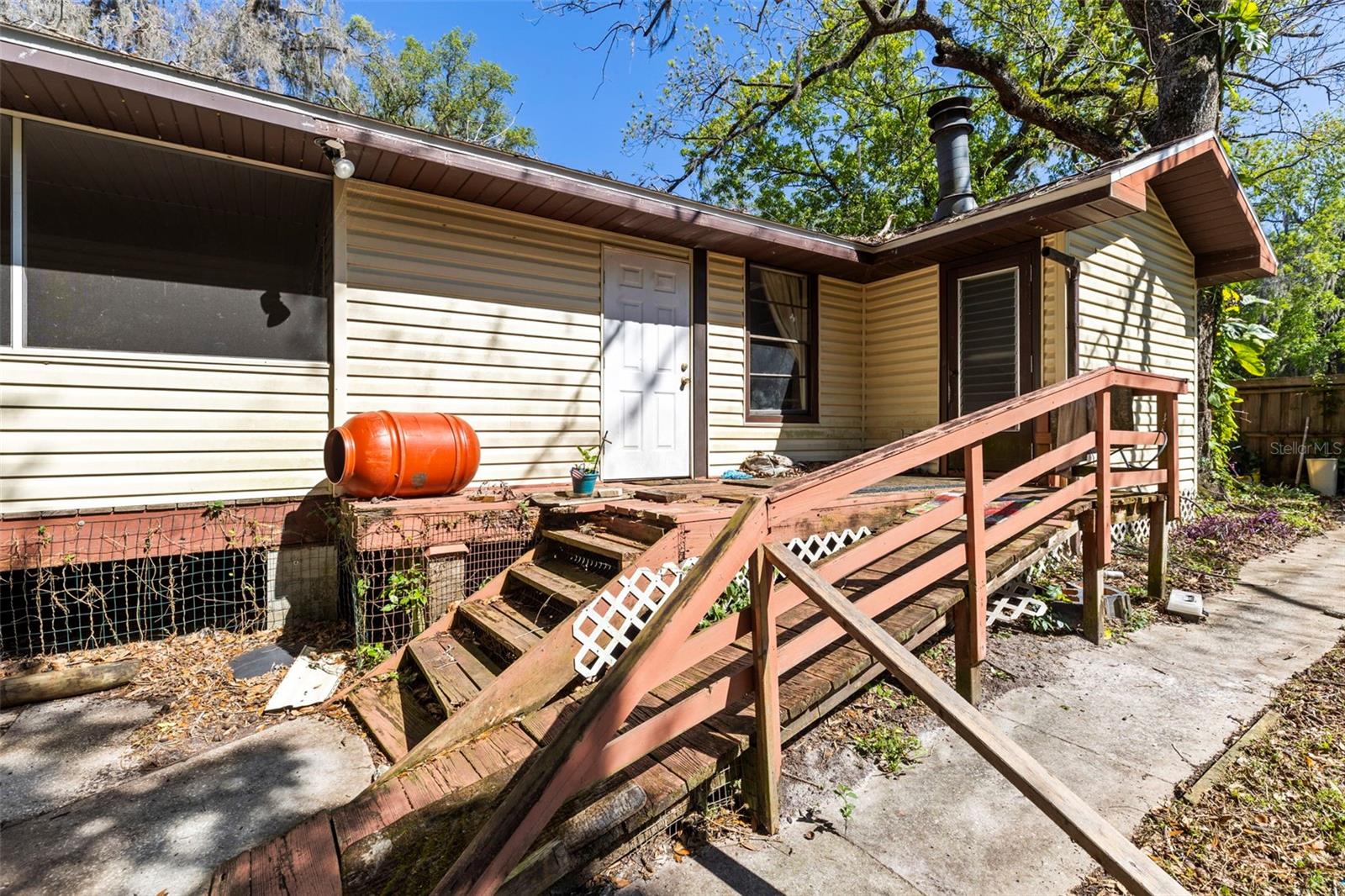 EDGEWATER - Residential