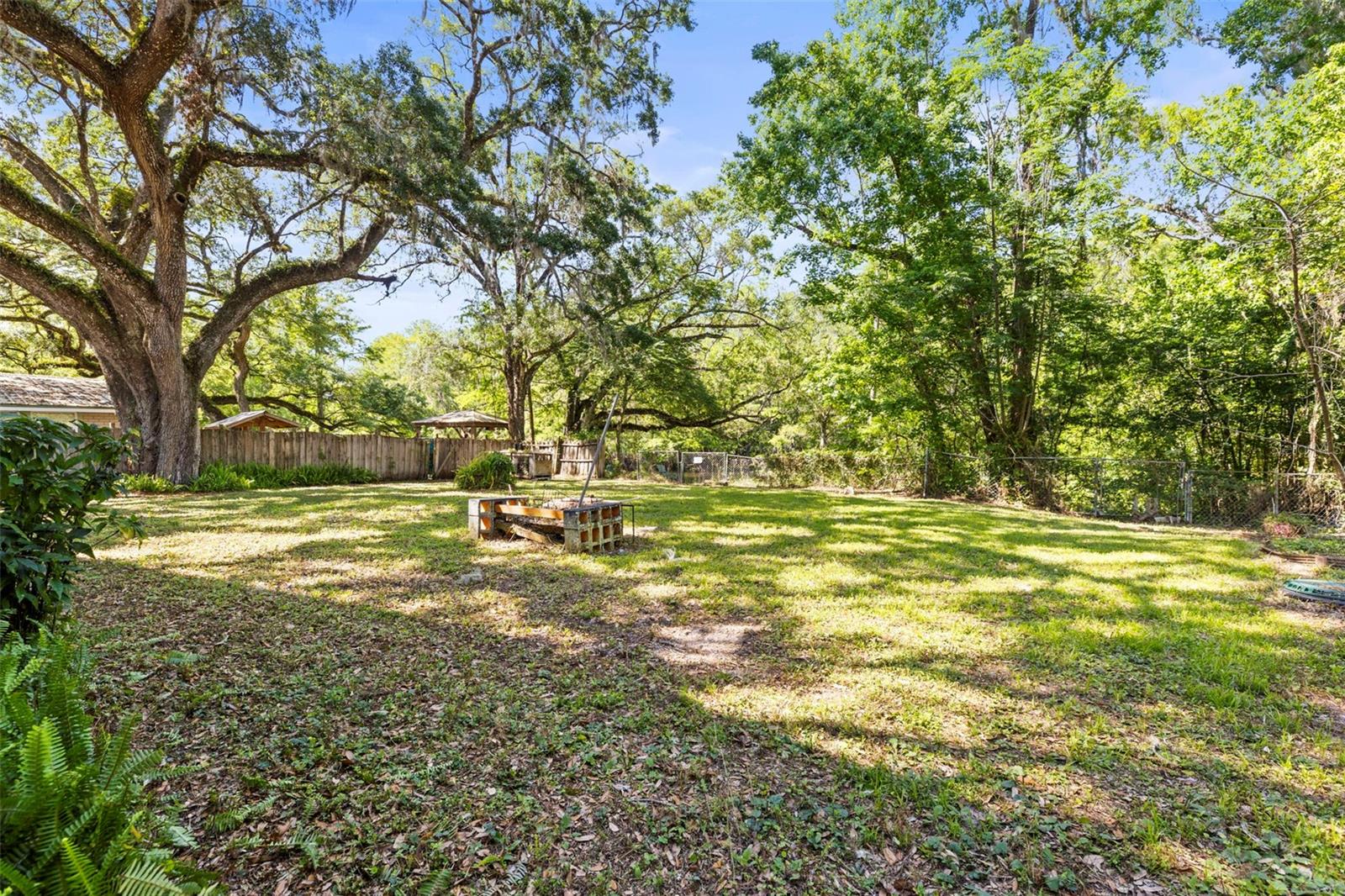 EDGEWATER - Residential