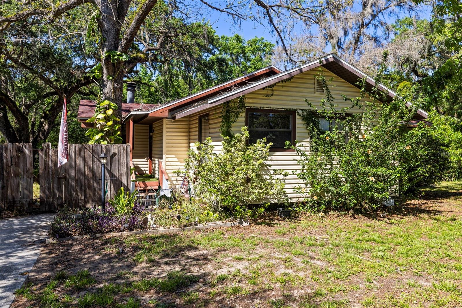 EDGEWATER - Residential