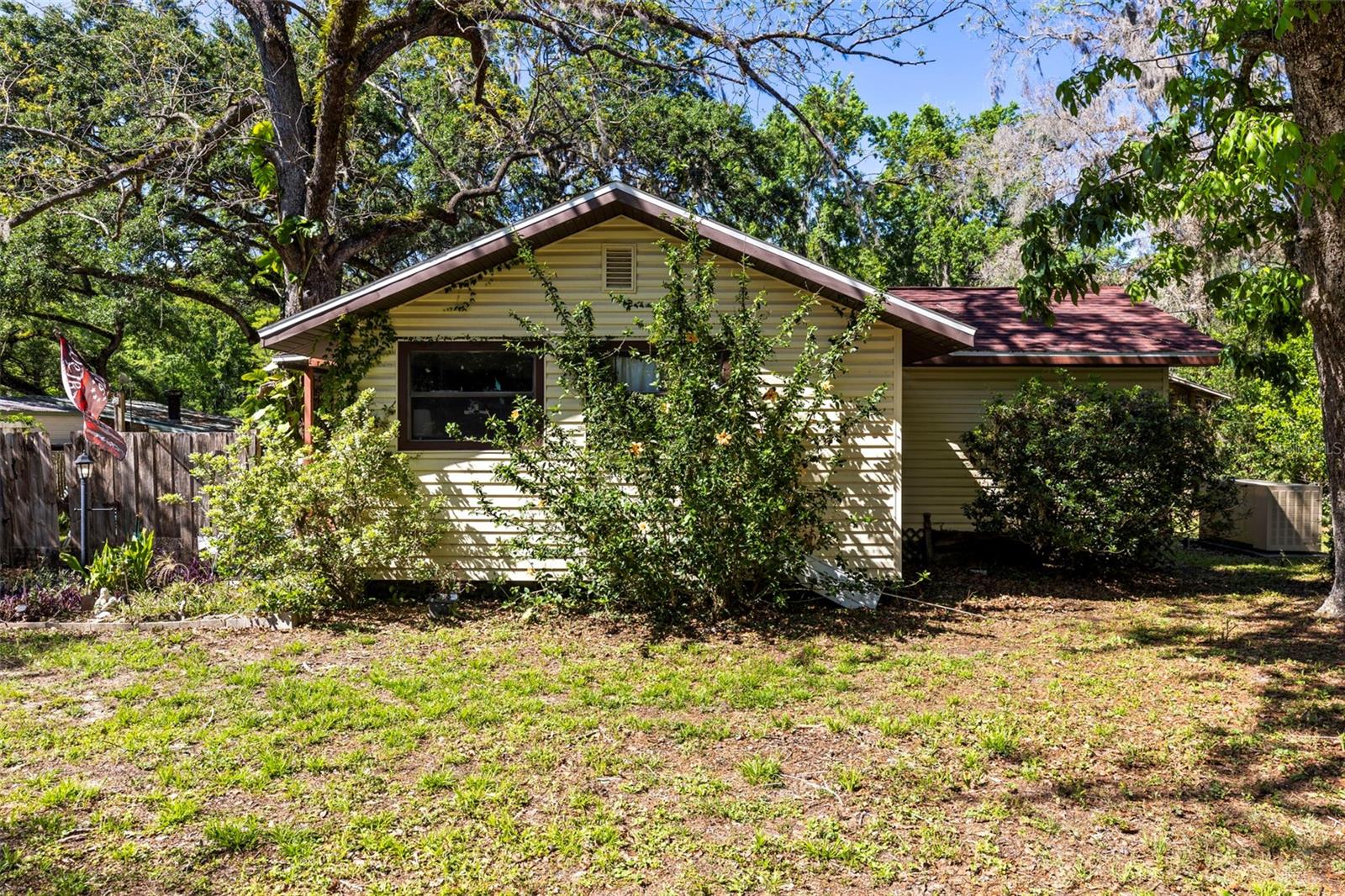 EDGEWATER - Residential