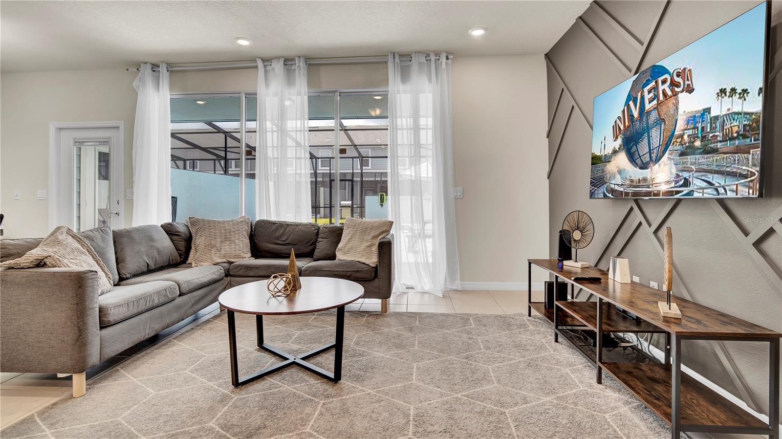 WINDSOR ISLAND RESIDENCE PH 2B - Residential Lease