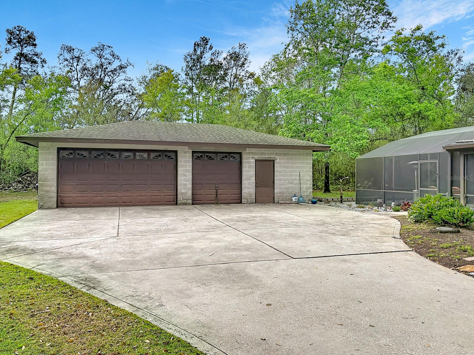 TOMOKA WOODS - Residential