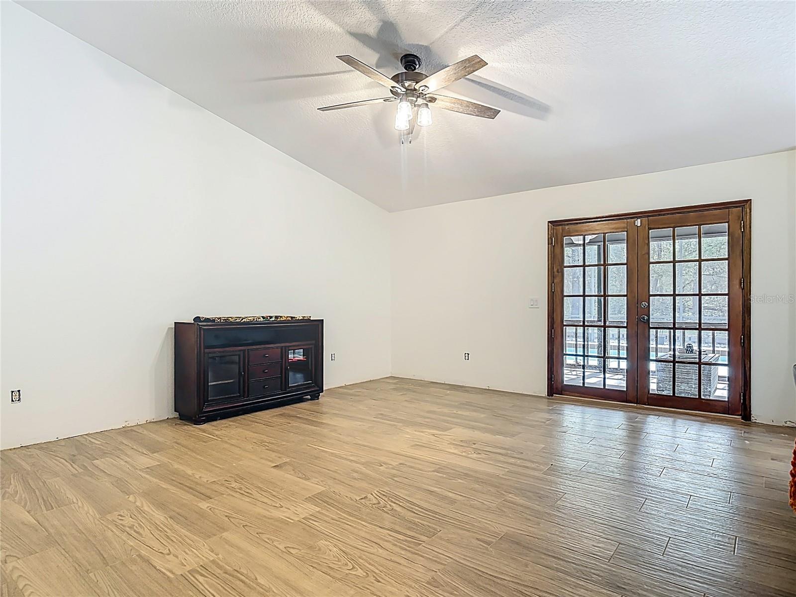 TOMOKA WOODS - Residential