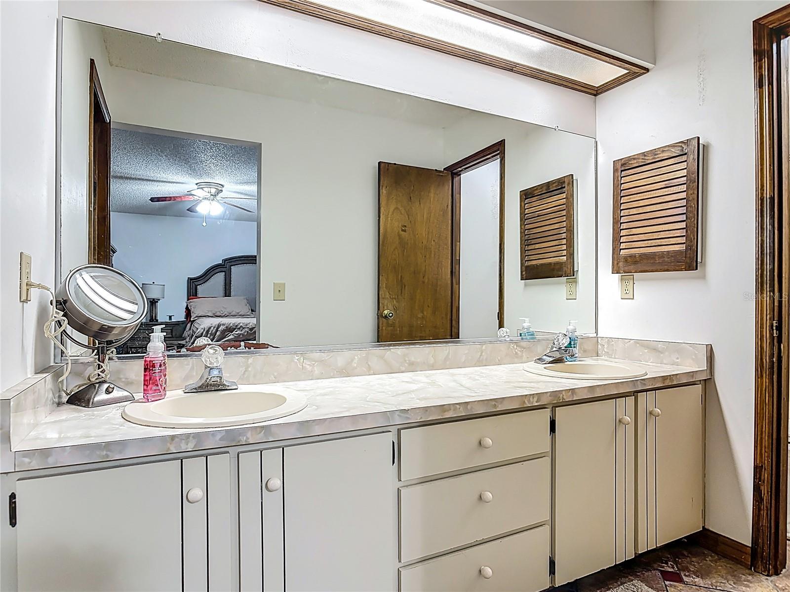 TOMOKA WOODS - Residential