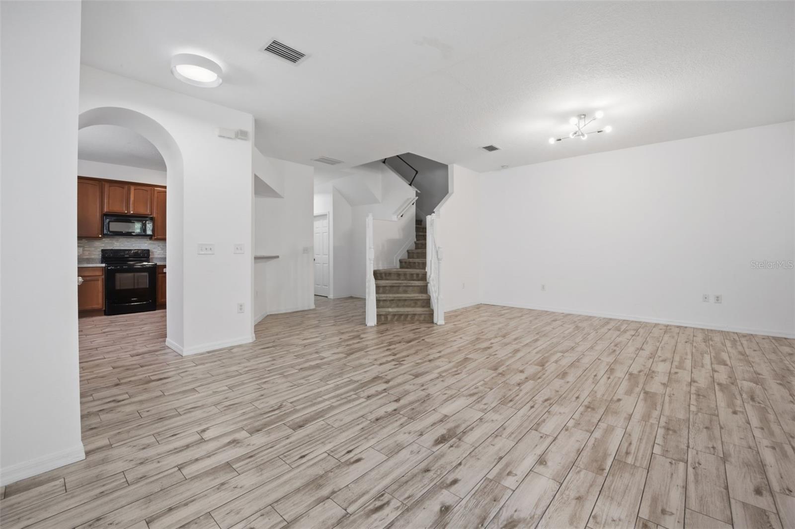 SADDLE CREEK MANOR - Residential