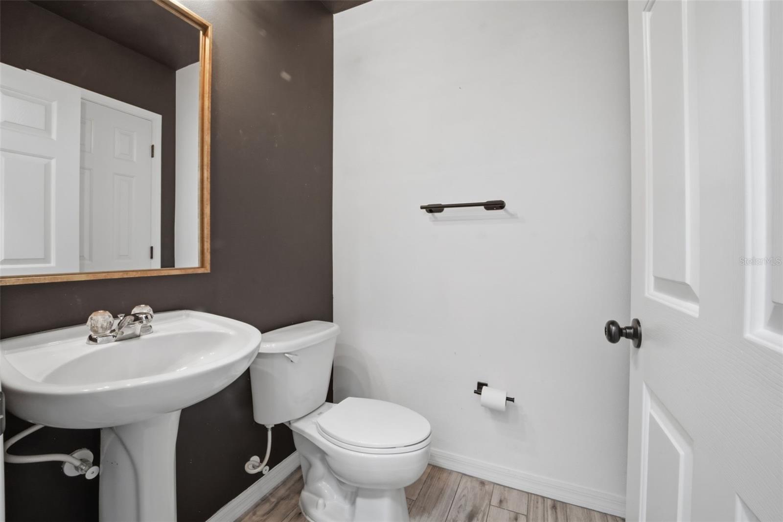 SADDLE CREEK MANOR - Residential