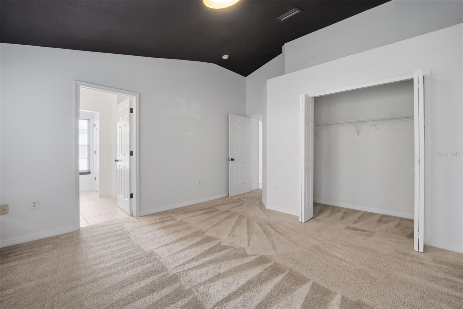 SADDLE CREEK MANOR - Residential