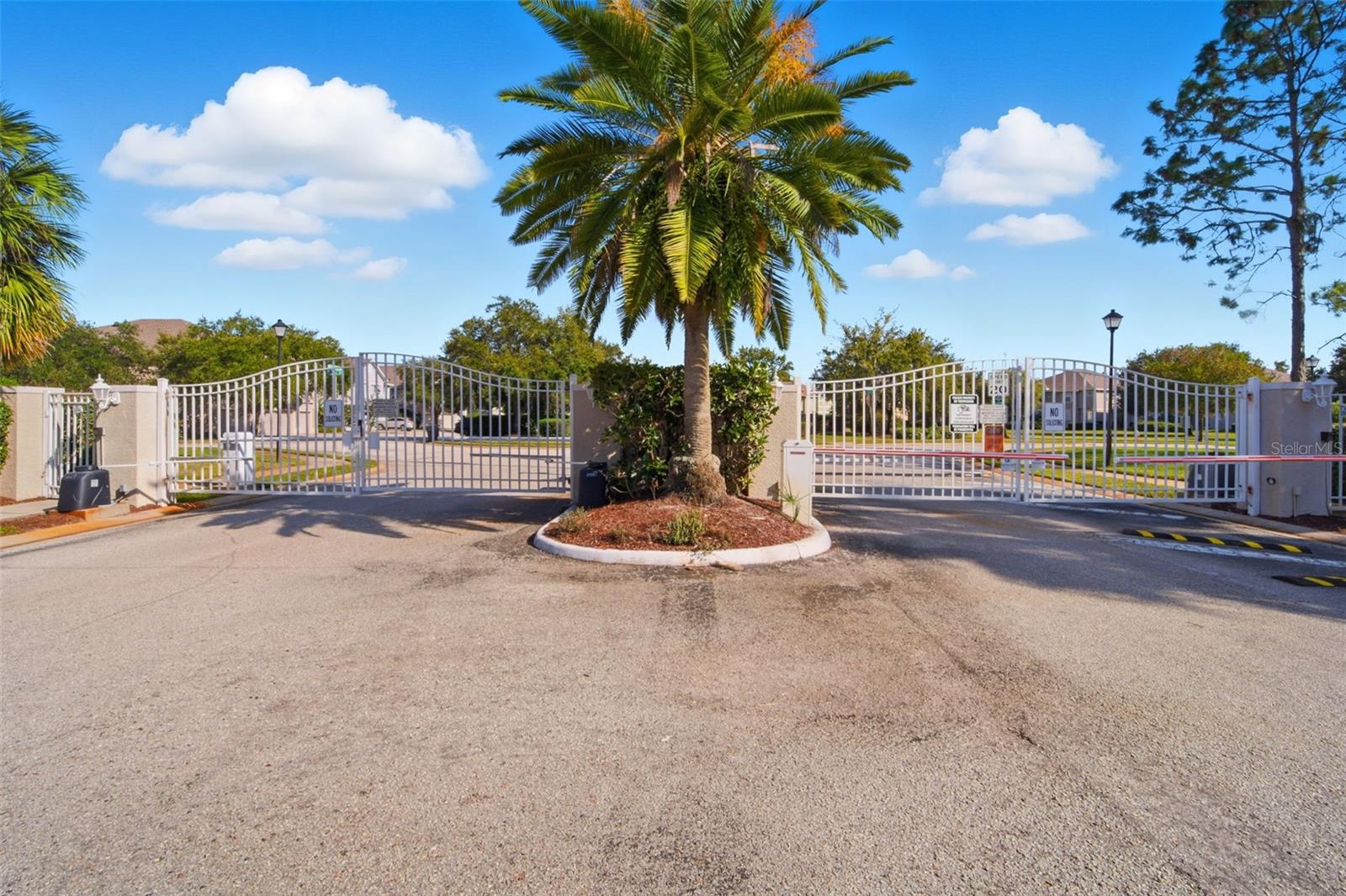 SADDLE CREEK MANOR - Residential