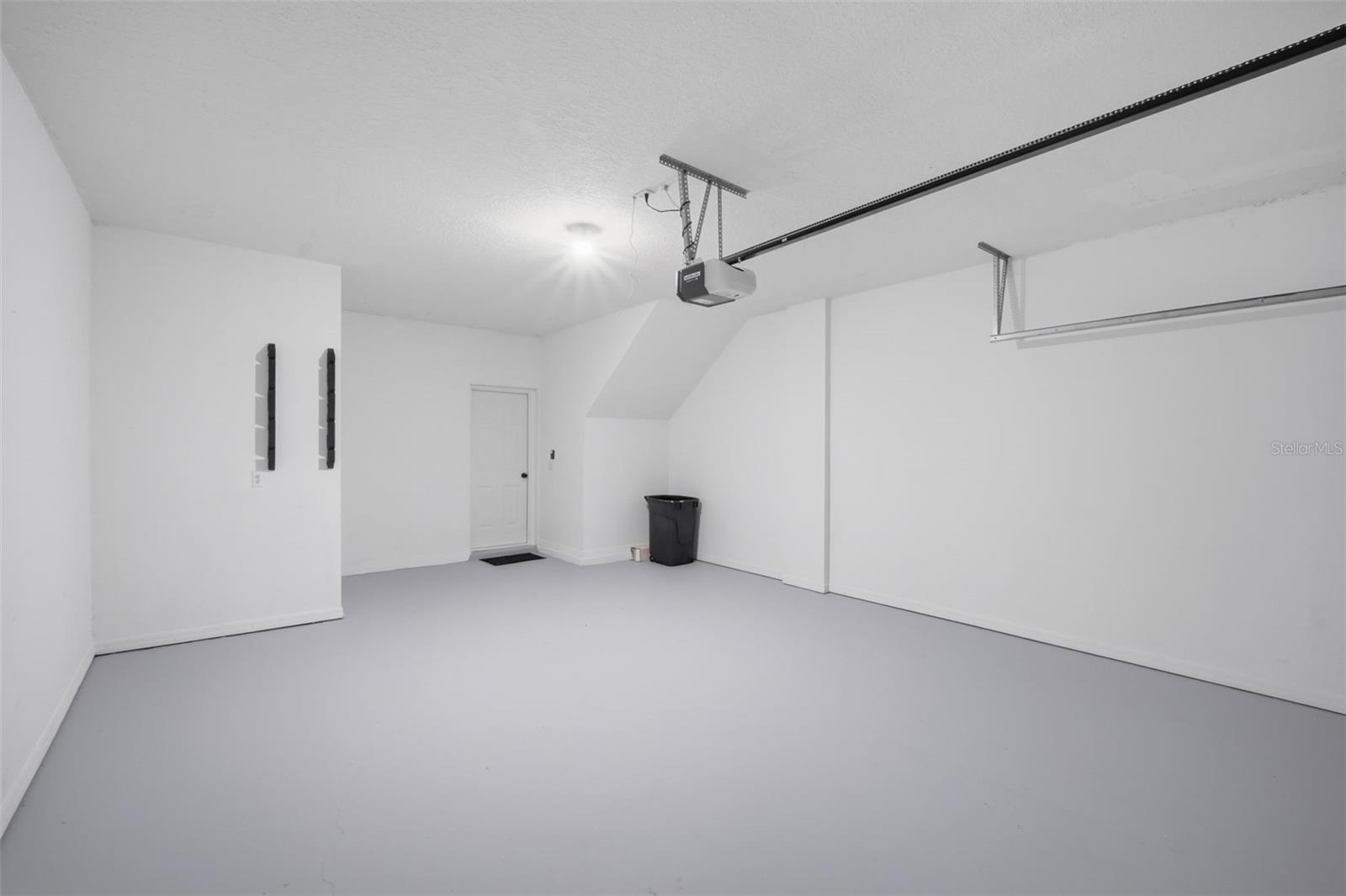 SADDLE CREEK MANOR - Residential