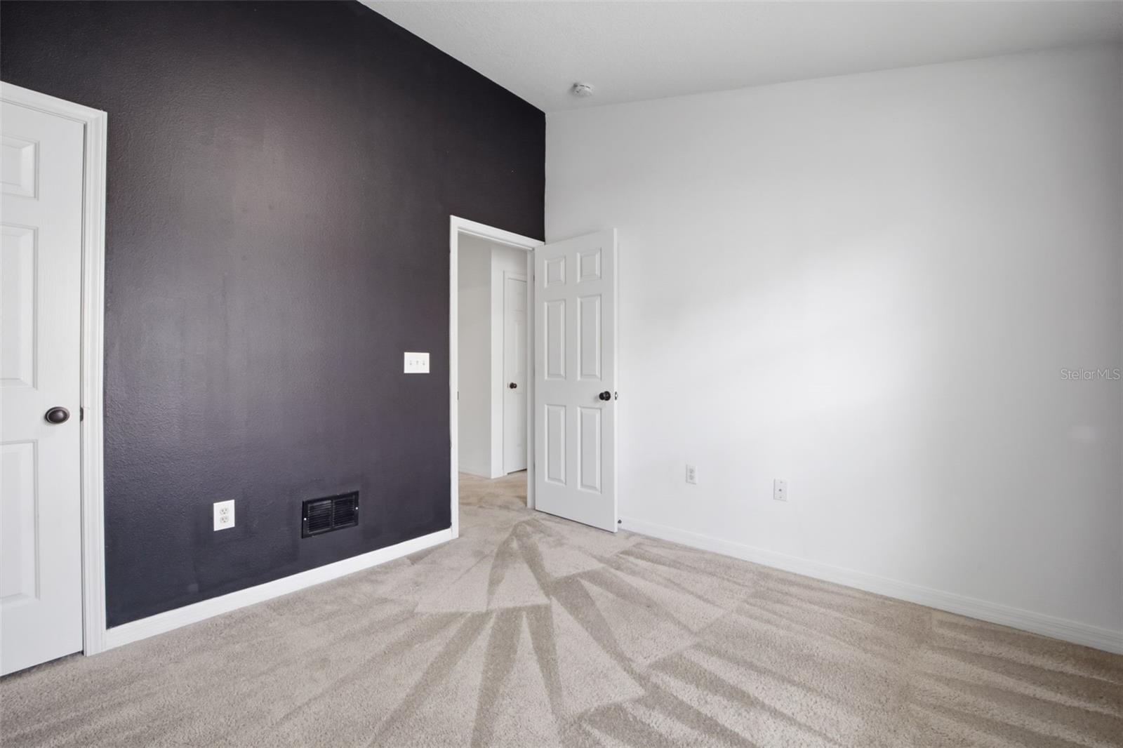 SADDLE CREEK MANOR - Residential