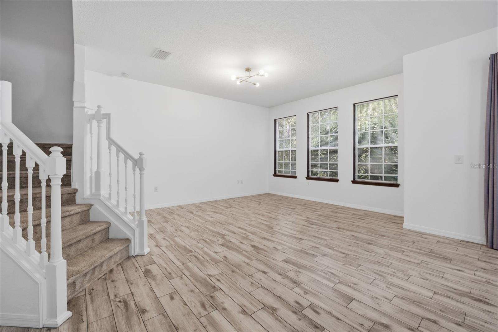 SADDLE CREEK MANOR - Residential