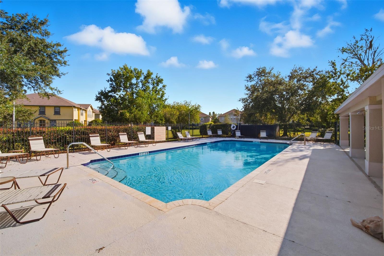 SADDLE CREEK MANOR - Residential