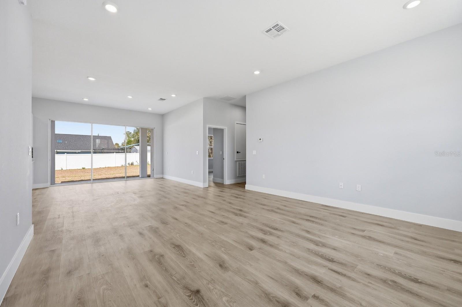 MARION OAKS - Residential