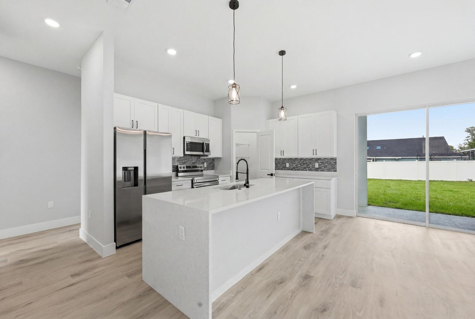 MARION OAKS - Residential